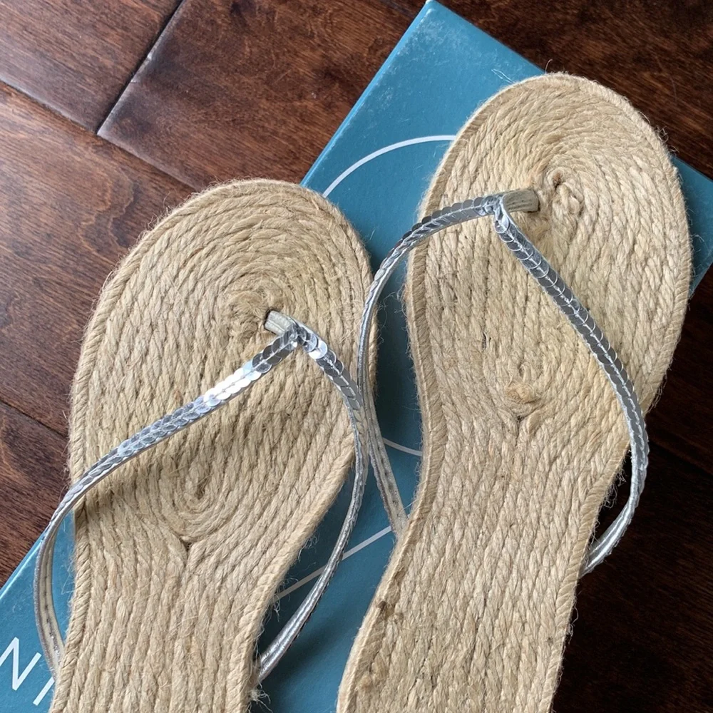 NINE WEST Espadrille Metallic Sequins Thong Sandals Size 7.5